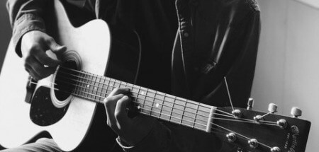 Udemy Ten Iconic Acoustic Guitar Riffs TUTORiAL